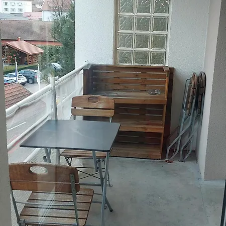 Primavera. Les Logis Mansardes Apartament *